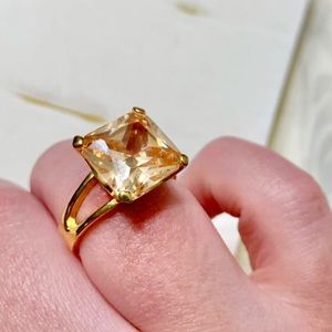 💍 Australian Crystal Square Stud Gold Ring 💍